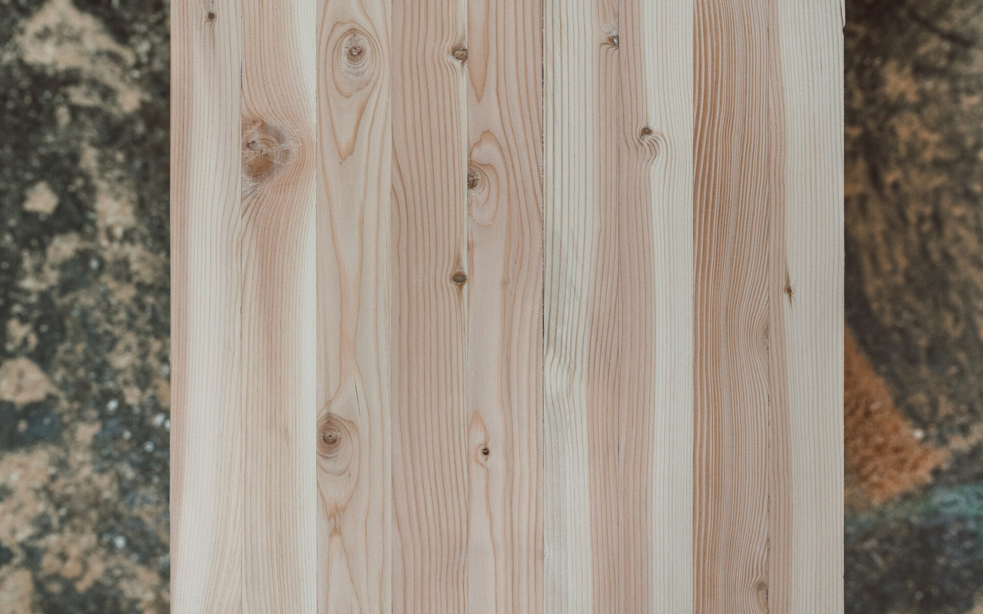 Timberlab provides quality custom glued-laminated timber (glulam) products.